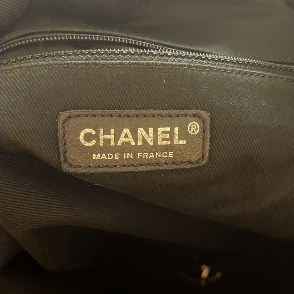Chanel Black Quilted Tote Bag - Picture 4 of 5